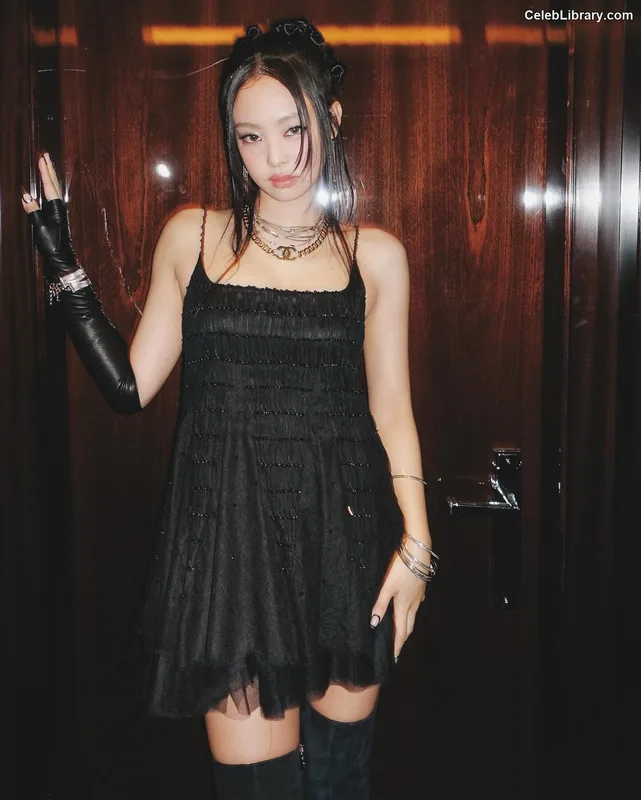 Jennie  BLΛƆKPIИK (Blackpink) photo 14 of 3632