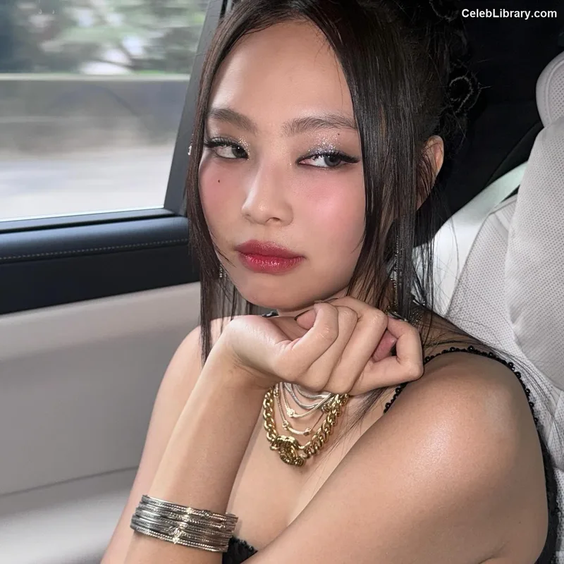 Jennie  BLΛƆKPIИK (Blackpink) photo 18 of 3632