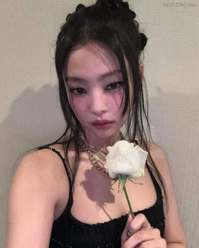 Jennie BLΛƆKPIИK (Blackpink) photo 2 of 3632