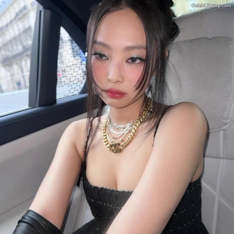 Jennie BLΛƆKPIИK (Blackpink) photo 3 of 3632