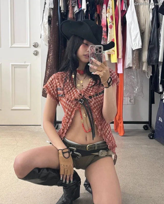 Jennie BLΛƆKPIИK (Blackpink) photo 4 of 3632