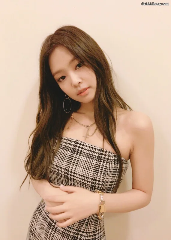 Jennie BLΛƆKPIИK (Blackpink) photo 18 of 3632