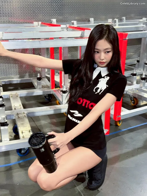 Jennie BLΛƆKPIИK (Blackpink) photo 18 of 3632
