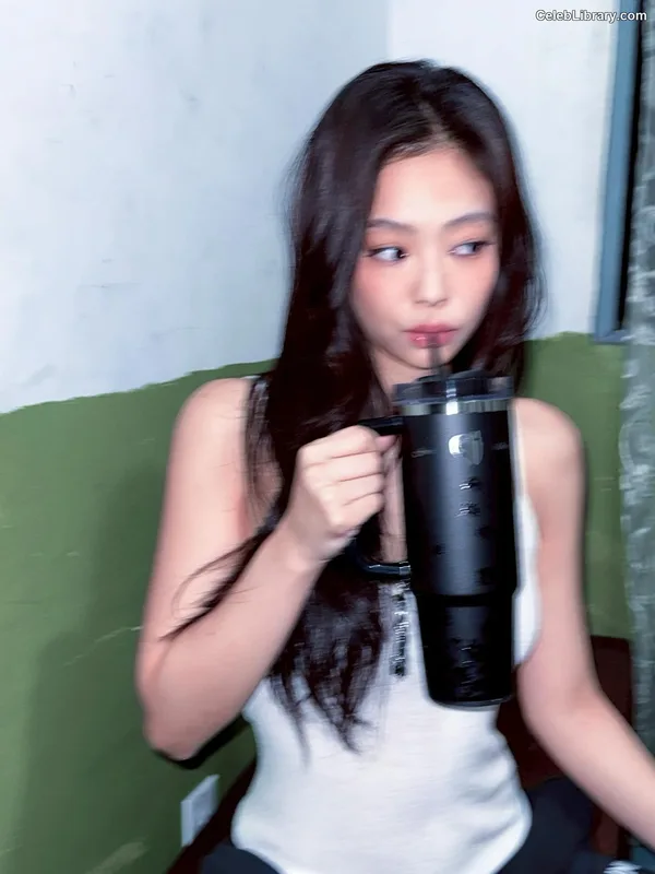 Jennie  BLΛƆKPIИK (Blackpink) photo 3 of 3632