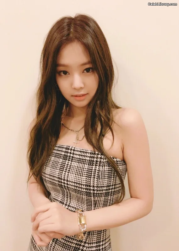 Jennie  BLΛƆKPIИK (Blackpink) photo 14 of 3632