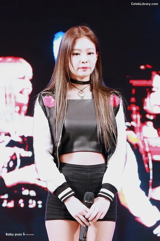 Jennie  BLΛƆKPIИK (Blackpink) photo 5 of 3632