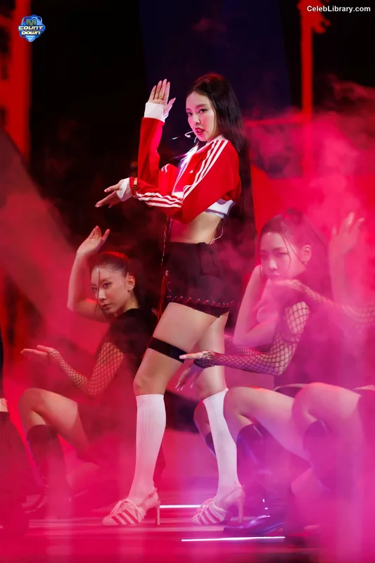 Jennie  BLΛƆKPIИK (Blackpink) photo 22 of 3632