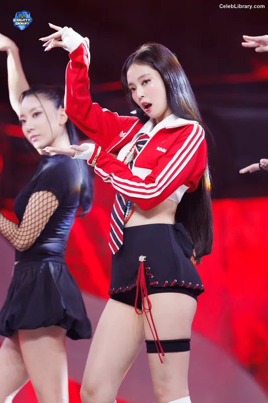 Jennie  BLΛƆKPIИK (Blackpink) photo 24 of 3632