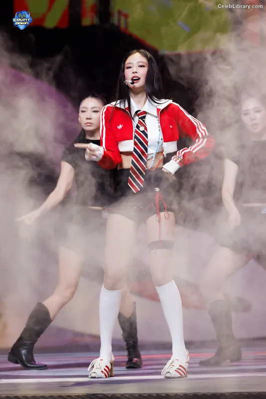 Jennie  BLΛƆKPIИK (Blackpink) photo 4 of 3632
