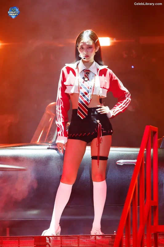 Jennie  BLΛƆKPIИK (Blackpink) photo 10 of 3632