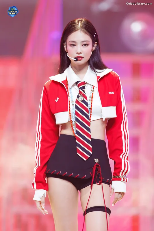 Jennie  BLΛƆKPIИK (Blackpink) photo 17 of 3632