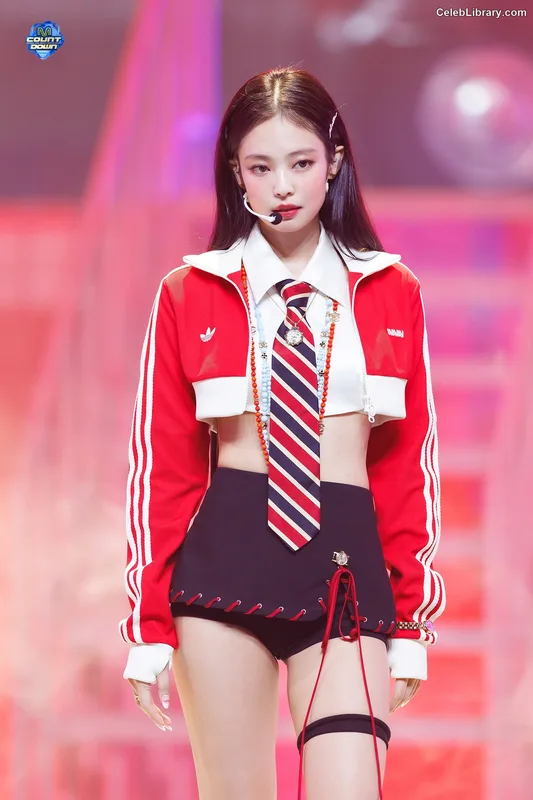 Jennie  BLΛƆKPIИK (Blackpink) photo 19 of 3632