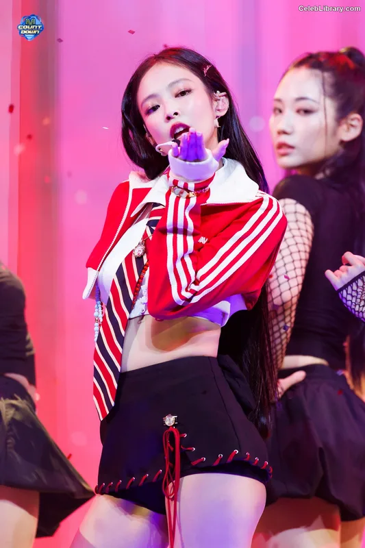 Jennie  BLΛƆKPIИK (Blackpink) photo 1 of 3632