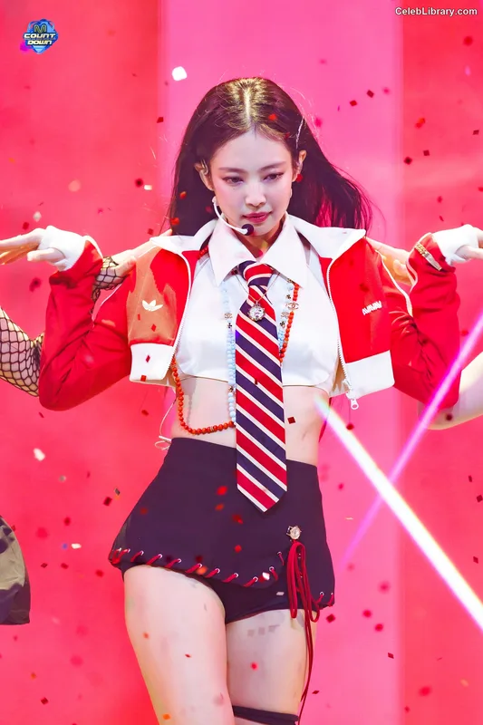 Jennie  BLΛƆKPIИK (Blackpink) photo 2 of 3632