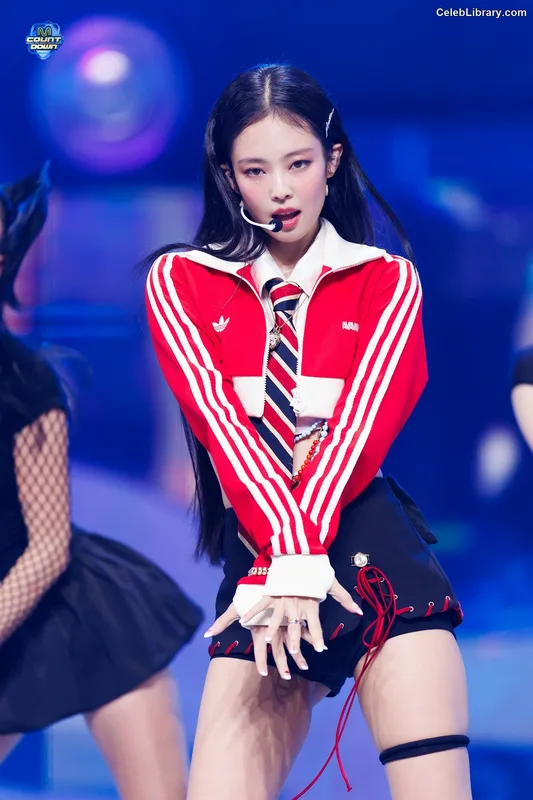 Jennie  BLΛƆKPIИK (Blackpink) photo 5 of 3632