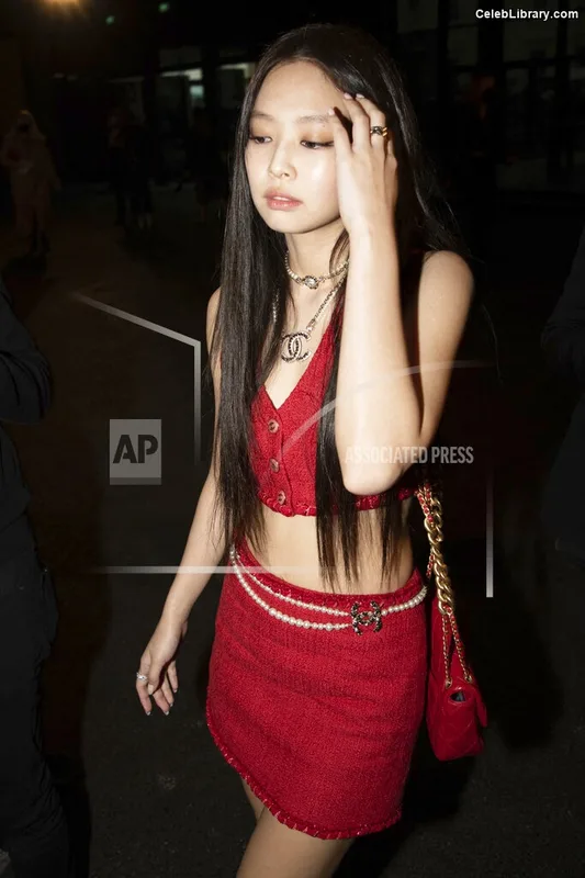 Jennie  BLΛƆKPIИK (Blackpink) photo 17 of 3632