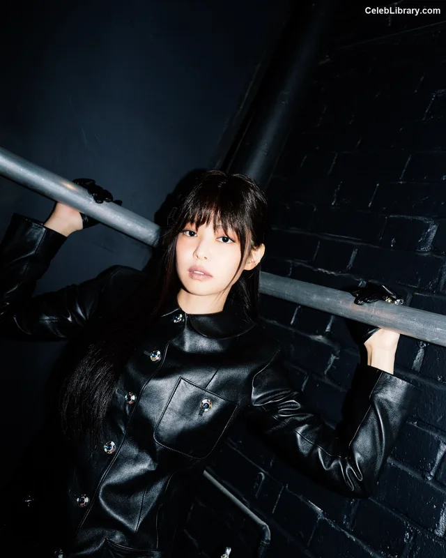 Jennie BLΛƆKPIИK (Blackpink) photo 1 of 3632