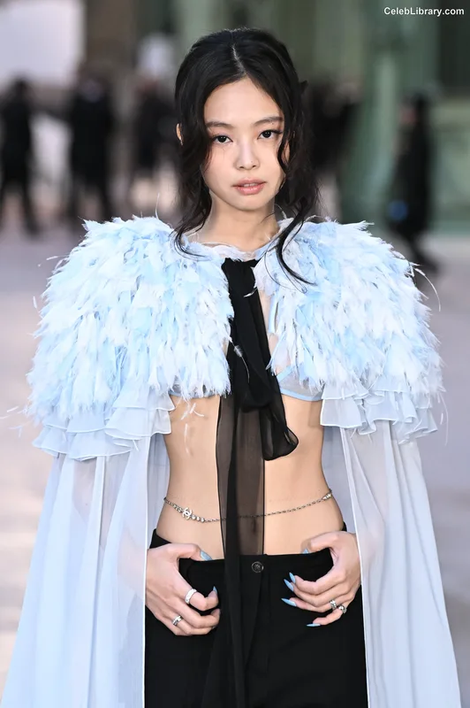 Jennie  BLΛƆKPIИK (Blackpink) photo 11 of 3632