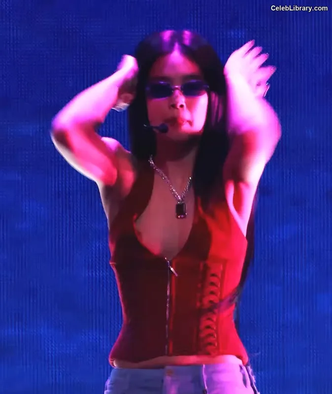 Jennie  BLΛƆKPIИK (Blackpink) photo 2 of 3632