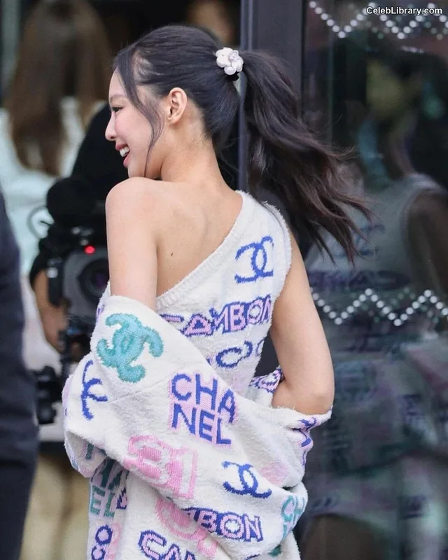 Jennie  BLΛƆKPIИK (Blackpink) photo 12 of 3632