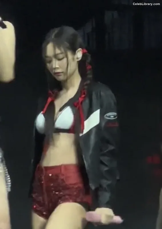 Jennie  BLΛƆKPIИK (Blackpink) photo 15 of 3632