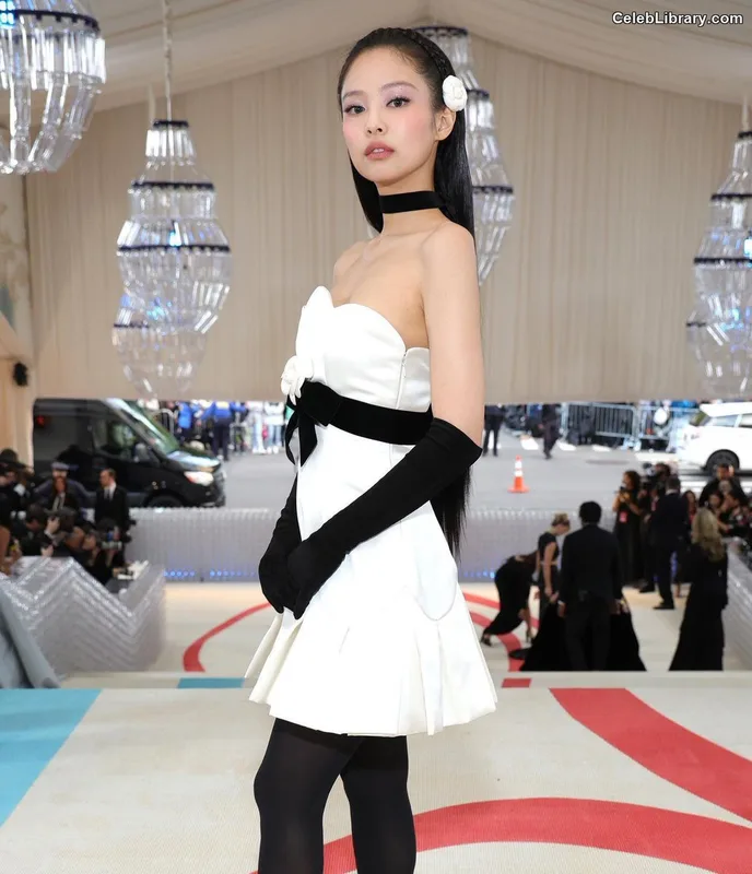 Jennie  BLΛƆKPIИK (Blackpink) photo 5 of 3632