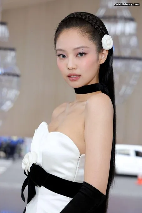 Jennie  BLΛƆKPIИK (Blackpink) photo 6 of 3632