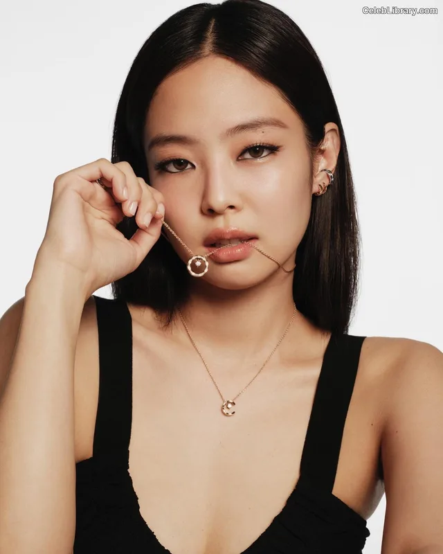 Jennie  BLΛƆKPIИK (Blackpink) photo 10 of 3632