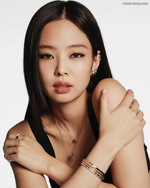 Jennie  BLΛƆKPIИK (Blackpink) photo 12 of 3632
