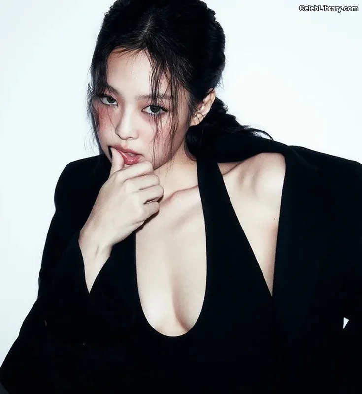 Jennie BLΛƆKPIИK (Blackpink) photo 1 of 3632