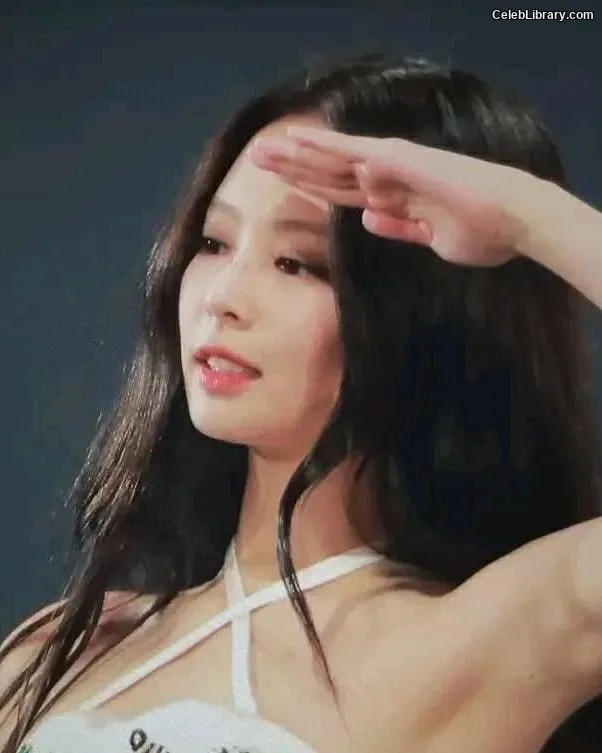 Jennie BLΛƆKPIИK (Blackpink) photo 13 of 3632