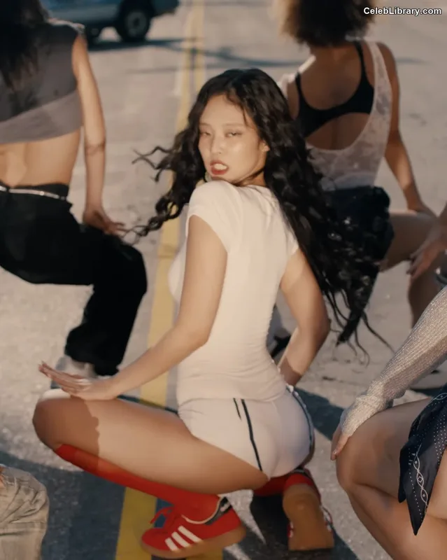 Jennie BLΛƆKPIИK (Blackpink) photo 16 of 3632