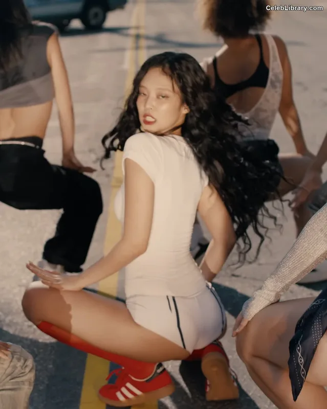 Jennie BLΛƆKPIИK (Blackpink) photo 17 of 3632