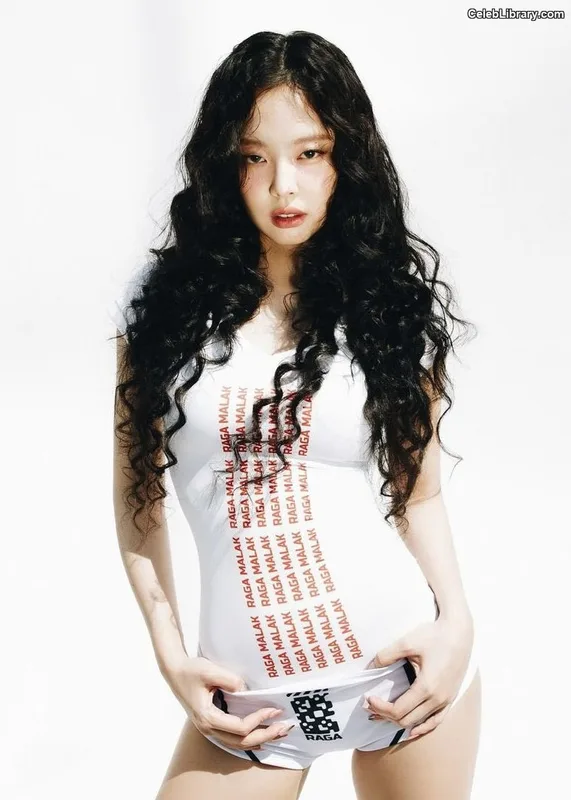 Jennie BLΛƆKPIИK (Blackpink) photo 1 of 3632