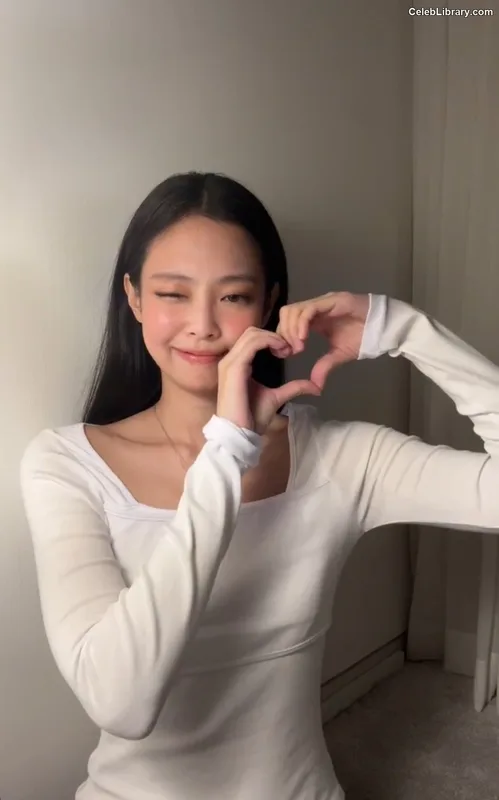Jennie BLΛƆKPIИK (Blackpink) photo 8 of 3632