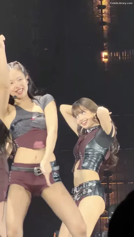Jennie BLΛƆKPIИK (Blackpink) photo 18 of 3632