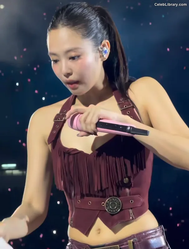Jennie  BLΛƆKPIИK (Blackpink) photo 10 of 3632