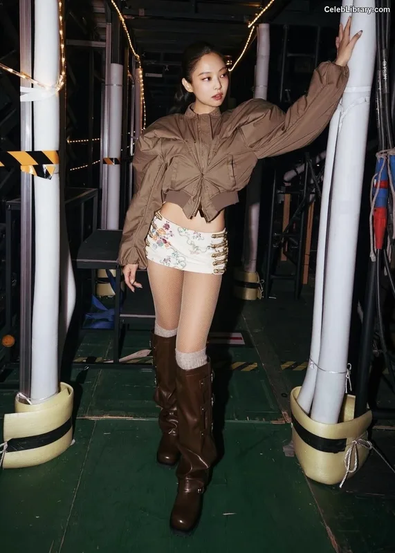 Jennie  BLΛƆKPIИK (Blackpink) photo 1 of 3632
