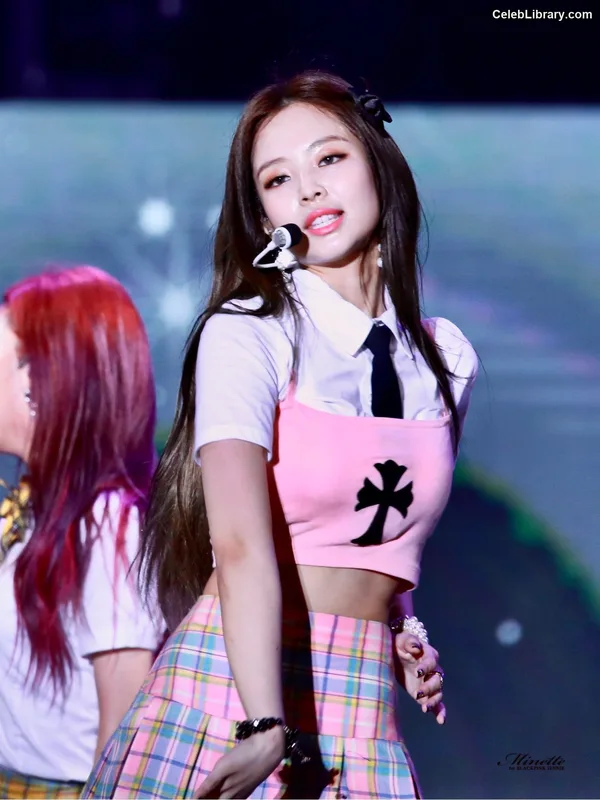Jennie  BLΛƆKPIИK (Blackpink) photo 1 of 3632