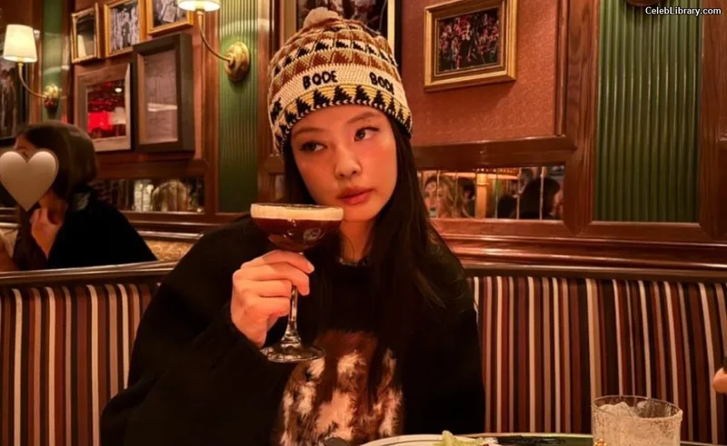 Jennie  BLΛƆKPIИK (Blackpink) photo 2 of 3632
