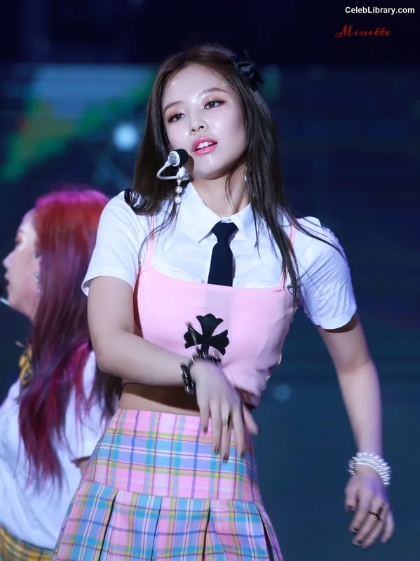 Jennie  BLΛƆKPIИK (Blackpink) photo 4 of 3632