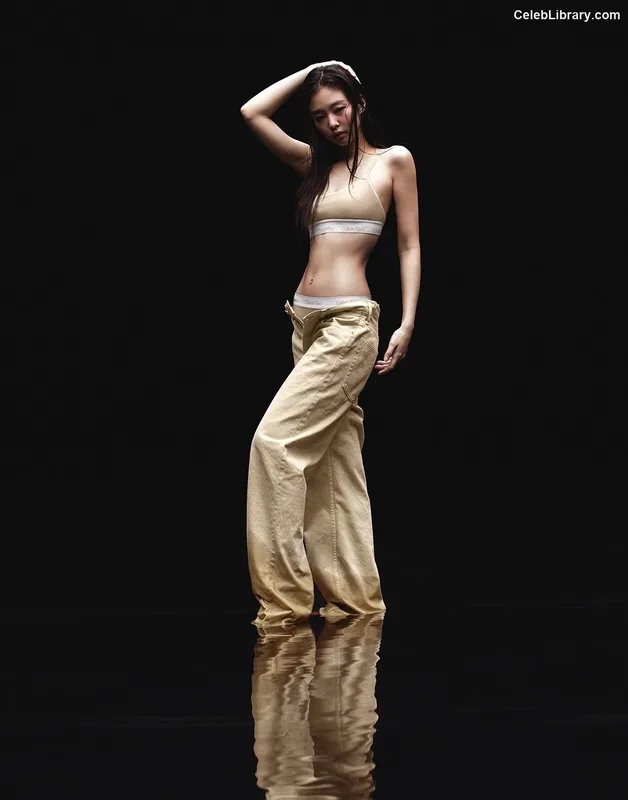 Jennie  BLΛƆKPIИK (Blackpink) photo 10 of 3632