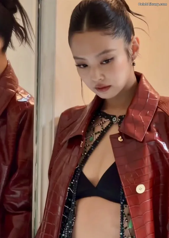 Jennie  BLΛƆKPIИK (Blackpink) photo 11 of 3632
