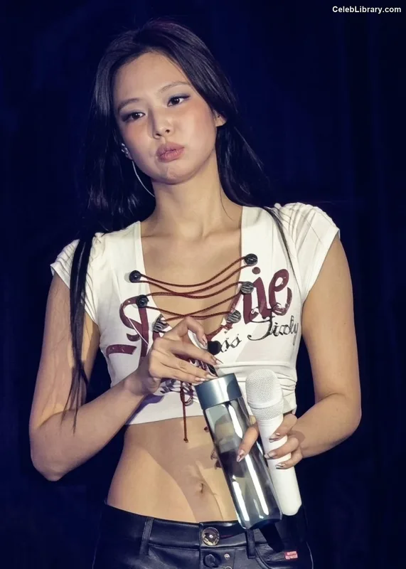 Jennie  BLΛƆKPIИK (Blackpink) photo 20 of 3632