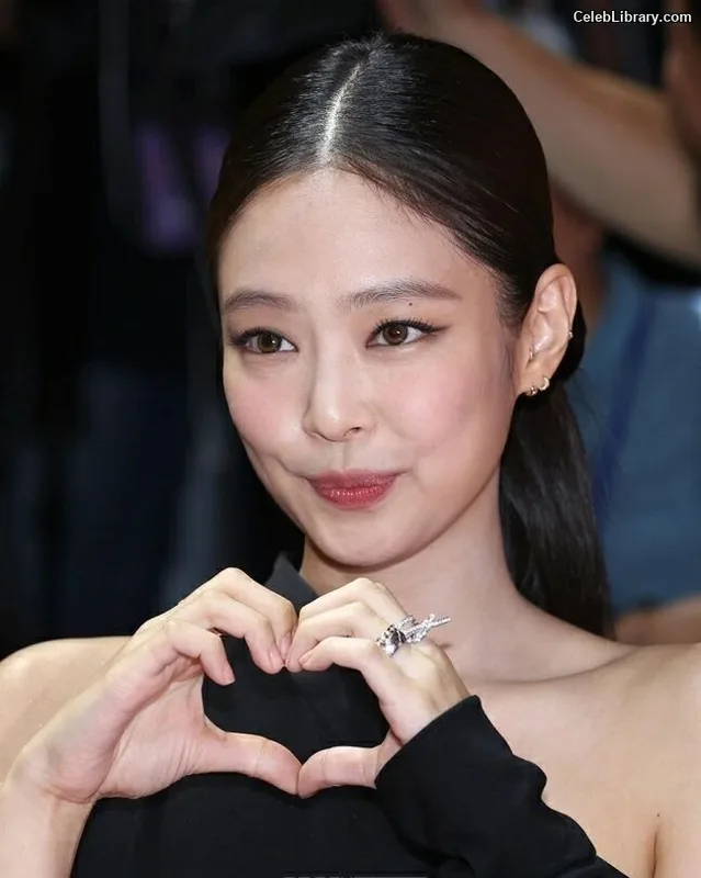 Jennie  BLΛƆKPIИK (Blackpink) photo 19 of 3632