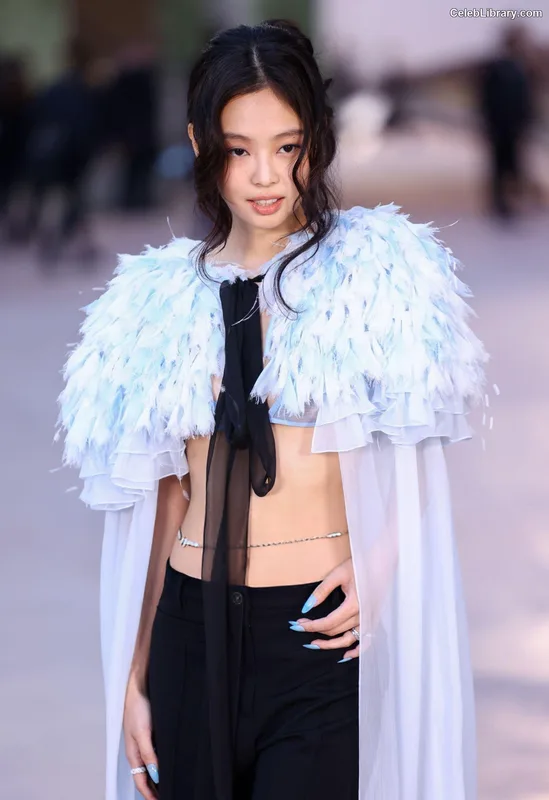 Jennie BLΛƆKPIИK (Blackpink) photo 1 of 3632