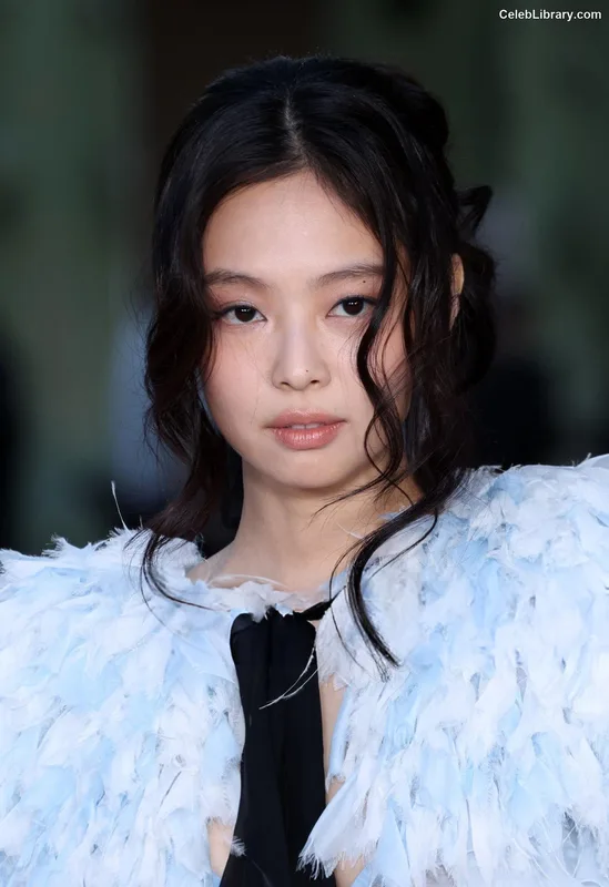 Jennie BLΛƆKPIИK (Blackpink) photo 3 of 3632