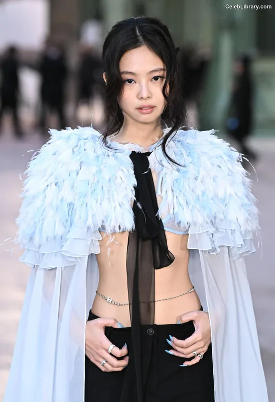 Jennie  BLΛƆKPIИK (Blackpink) photo 11 of 3632