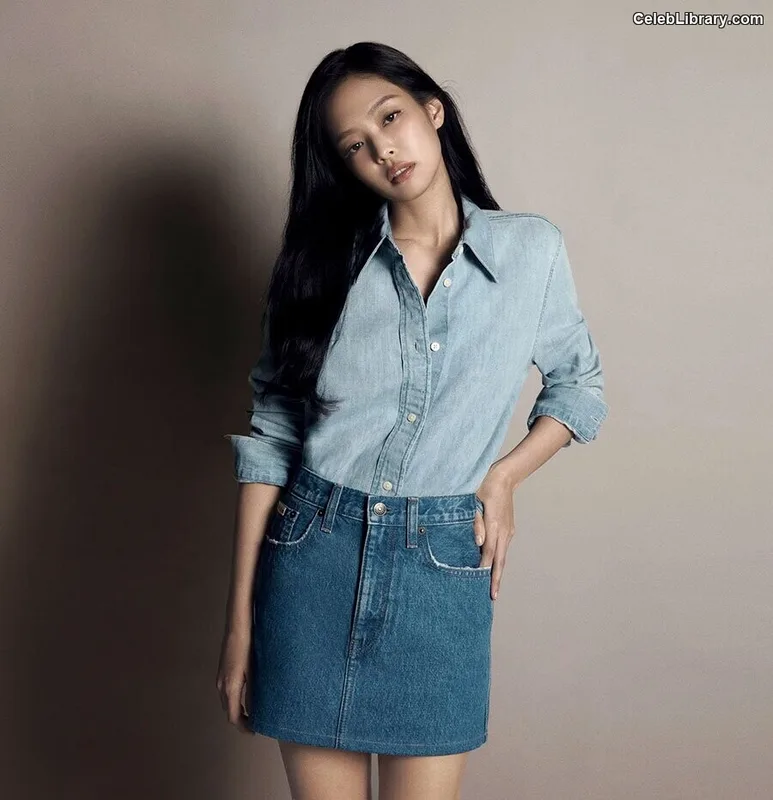 Jennie  BLΛƆKPIИK (Blackpink) photo 1 of 3632