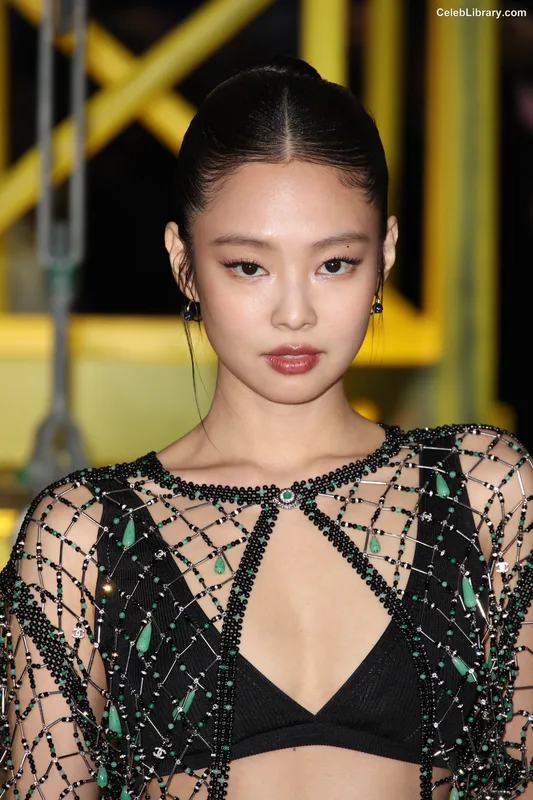 Jennie  BLΛƆKPIИK (Blackpink) photo 2 of 3632